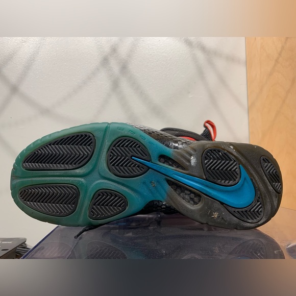 Nike Air Foamposite Pro “Spider-Man” - Picture 3 of 6